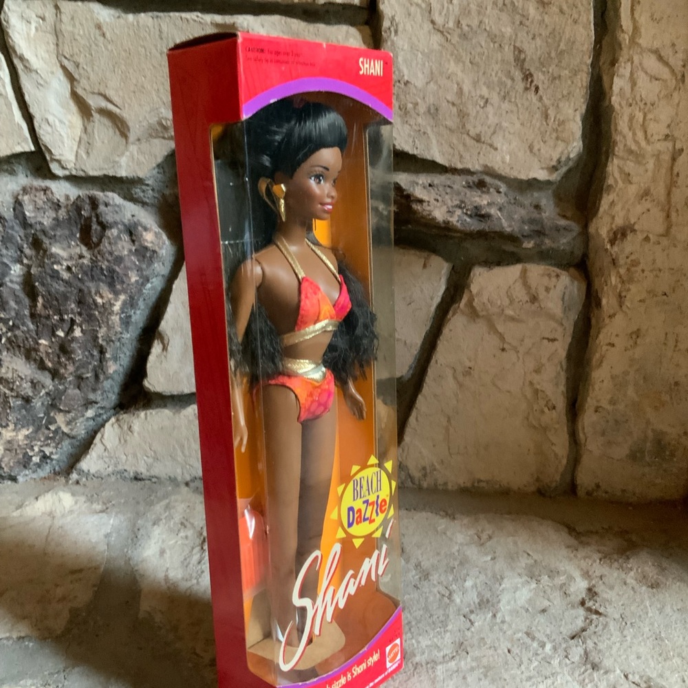 Shani Doll Beach Dazzle - Picture 4 of 6